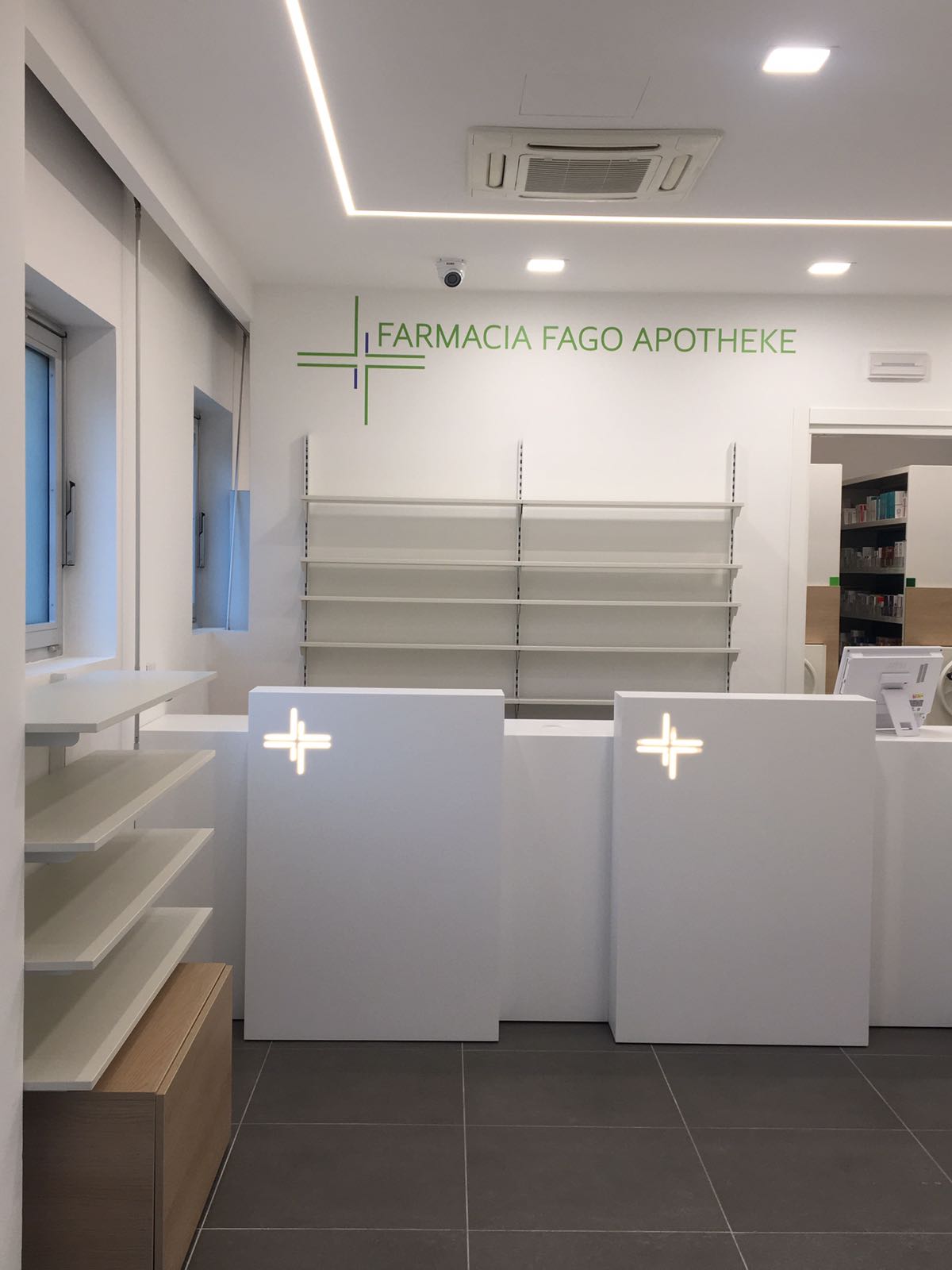 Ristrutturazione di farmacie, Bolzano.
